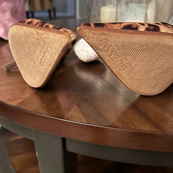 GUESS By Marciano leopard shoes - Picture 3 of 6